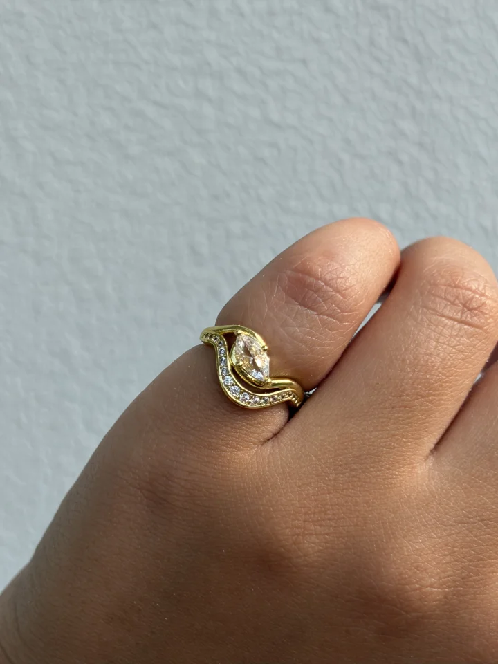 Serpentine Glow